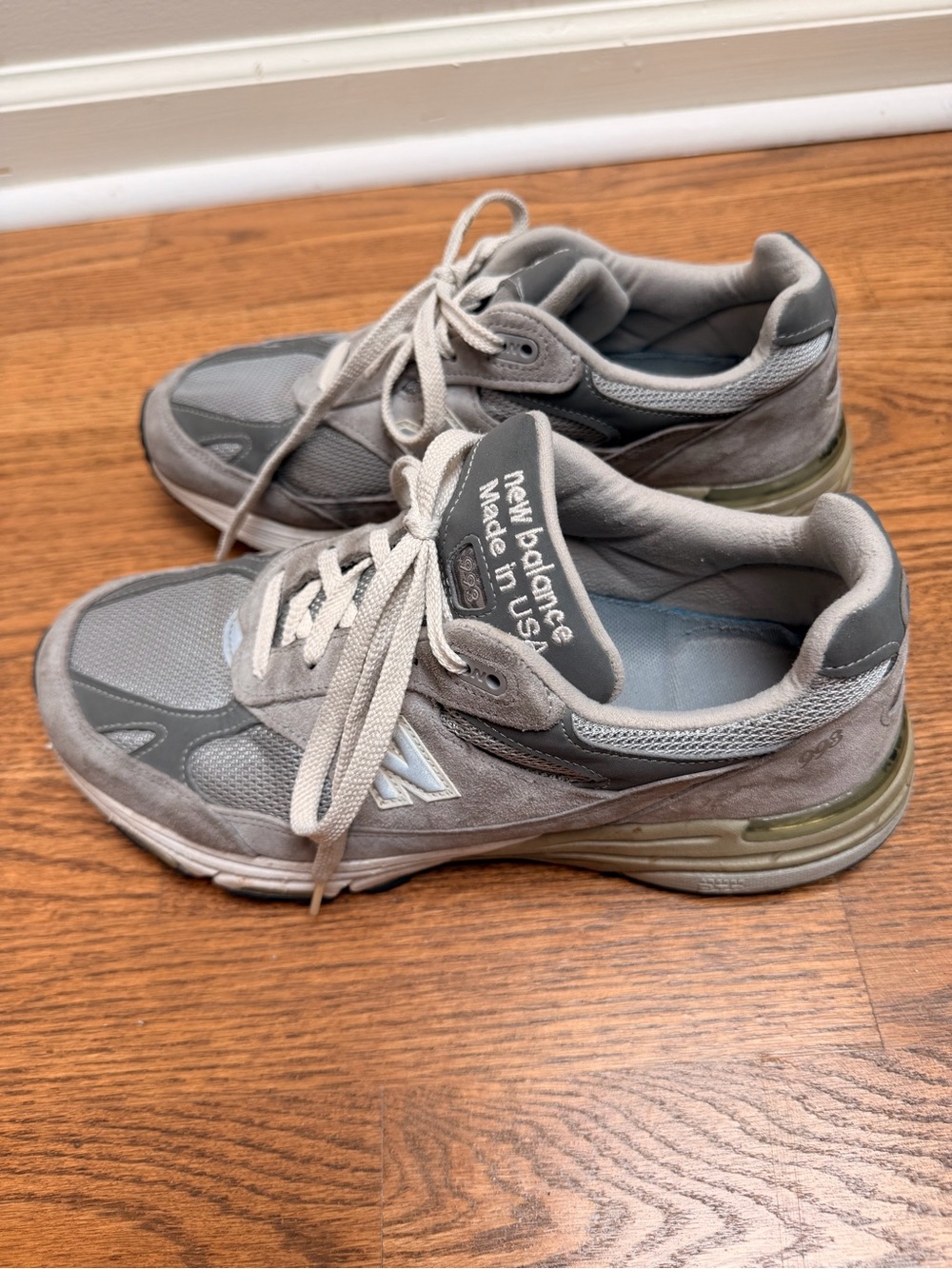 New Balance Made in the USA Grey 993 Classic Sneakers Women’s - Picture 9 of 11